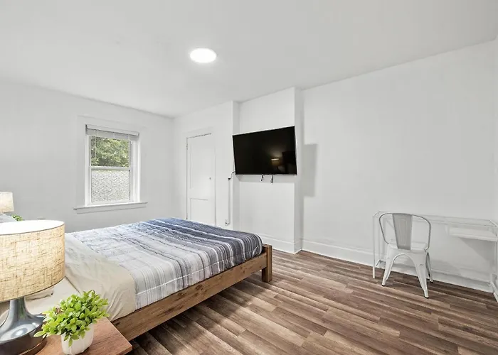 Homestay Oakland/university @f Spacious And Quiet Private Bedroom With Shared Bathroom